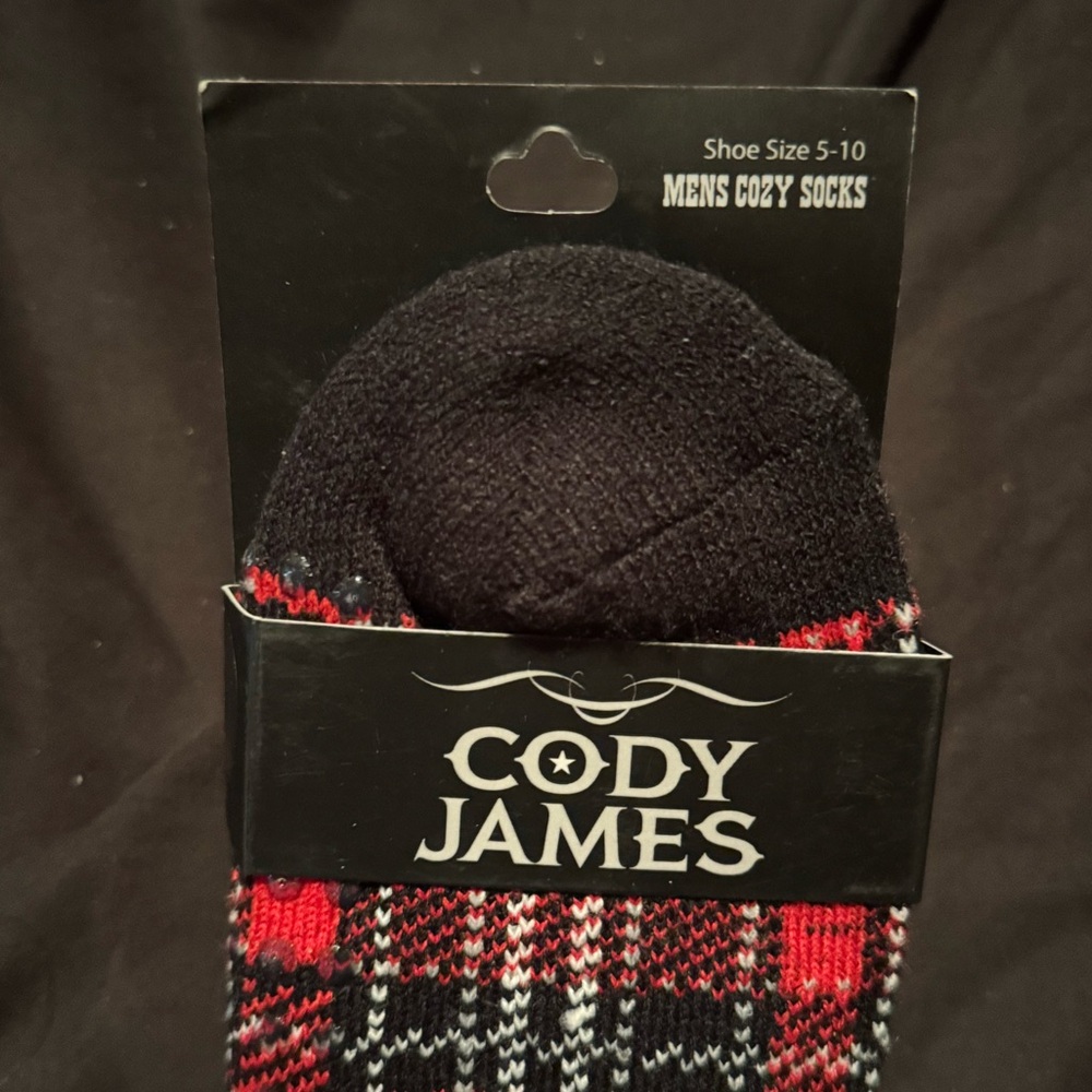 Cody James Men’s Cozy Socks – Red/Black Plaid – NWT